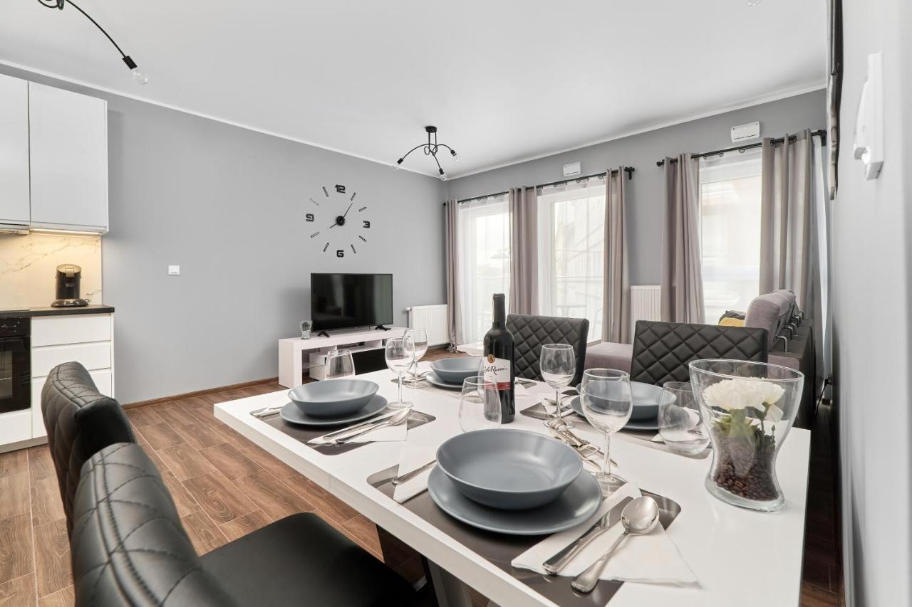 Apartments Wroclaw Jana Pawla II With Free Parking Wroclaw By Noclegi Renters Exterior foto