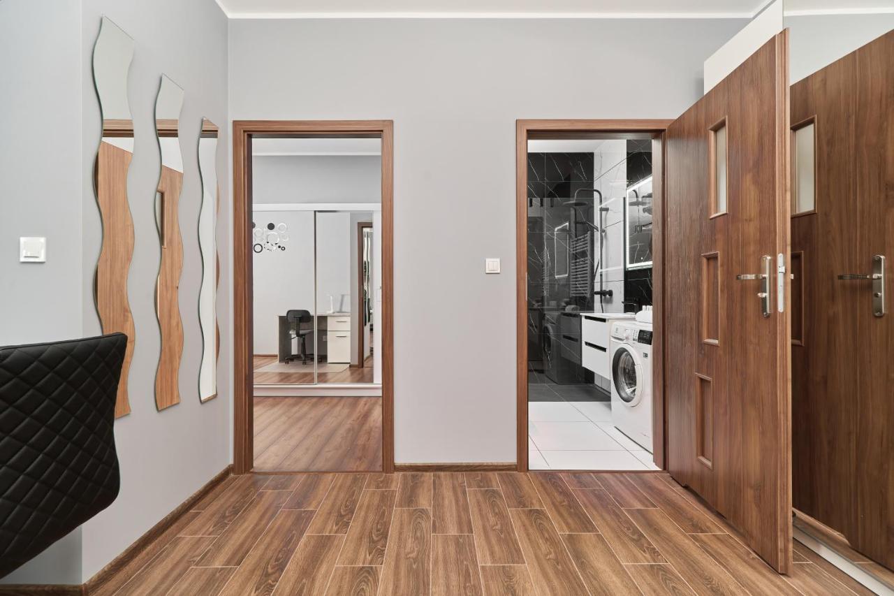 Apartments Wroclaw Jana Pawla II With Free Parking Wroclaw By Noclegi Renters Exterior foto
