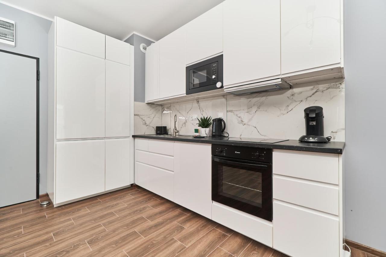 Apartments Wroclaw Jana Pawla II With Free Parking Wroclaw By Noclegi Renters Exterior foto
